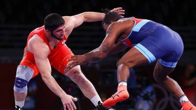 Борец Садулаев принёс России 19-ю золотую награду Олимпиады в Токио