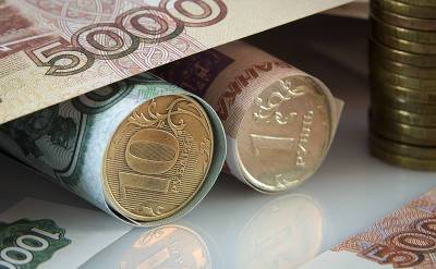 Вблизи дна: эксперт предсказал ослабление курса рубля на следующей неделе