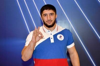 Борец Садулаев будет знаменосцем команды России на закрытии Олимпиады