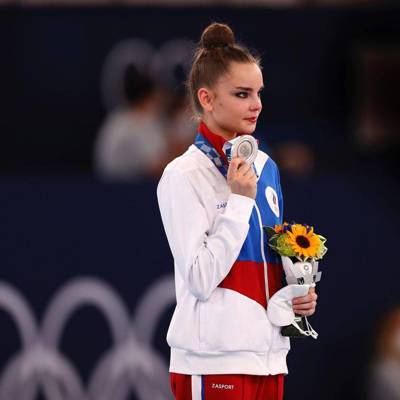 Дина Аверина стала только серебряным призёром олимпийского турнира по художественной гимнастике