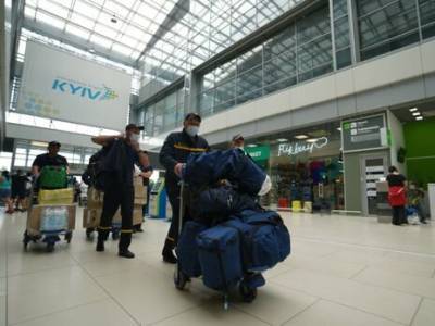 «Метинвест» профинансировал отправку самолета с украинскими спасателями в Грецию