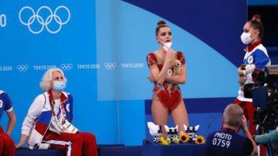 Лина Ашрам - Дина Аверина - Арин Аверина - «Убили Дину»: почему гимнастку Аверину так откровенно засудили на Олимпиаде - vm.ru - Москва - Токио
