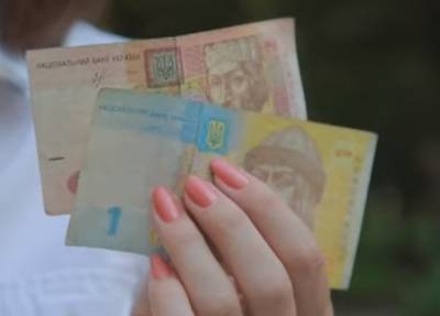 Были деньги, а теперь бумажки: в Сети показали украинские гривны, которые теперь ничего не стоят – фото