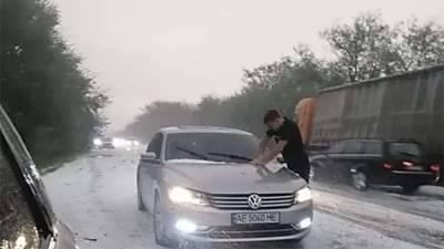 На Украине образовались снежные заносы