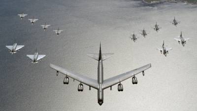 США задействуют бомбардировщики B-52 для нанесения ударов по талибам в Афганистане