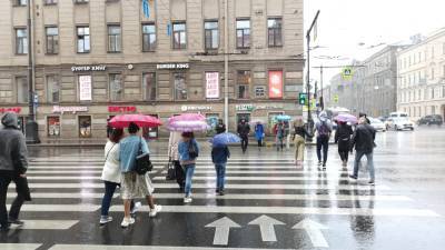 Петербуржцев предупредили о дождях в воскресенье