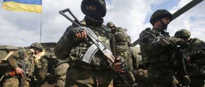 В результате обстрела со стороны боевиков на востоке Украины погиб один военный, еще один ранен