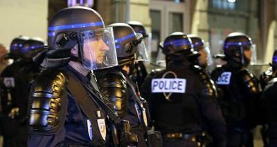 Во Франции мужчина открыл огонь по полицейским и был ранен