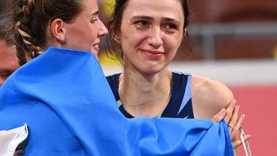 Россиянка Ласицкене обнялась с соперницей-украинкой после победы на ОИ