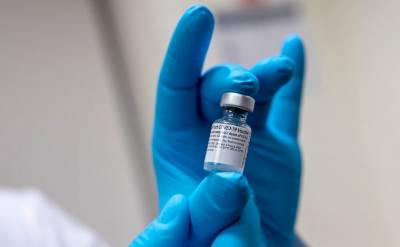 МОЗ рекомендует сократить срок между введением доз вакцины против COVID-19