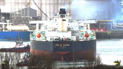 Выброс нефти с греческого танкера произошел под Новороссийском