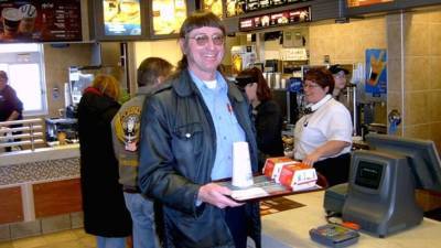 Американец за 49 лет съел более 32 тыс. Биг Маков