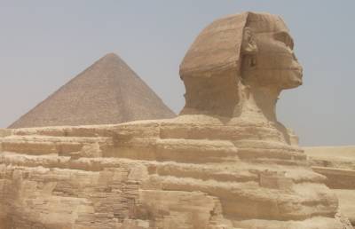 В Египте археологи обнаружили первый в мире позолоченный гроб