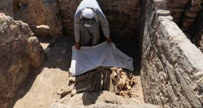 Старейший в мире гроб с позолотой раскопали археологи в Египте