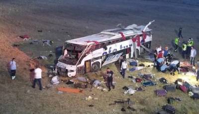 В Турции 14 человек погибли в ДТП с перевернувшимся автобусом