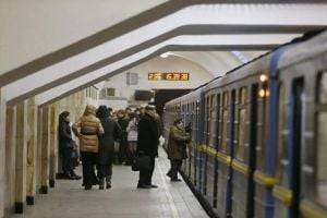 В Киеве мужчина устроил "туалет" на рельсах метро