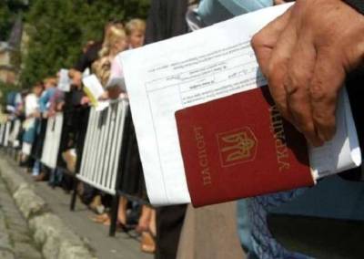 Половина иностранцев с видом на жительство в Польше - украинцы