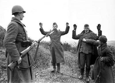 Как красноармейцам запрещено было обращаться с пленными немцами