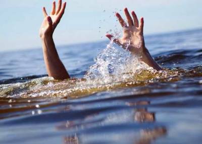 В Киеве утонула беременная девушка, отдыхавшая на озере с пьяным парнем