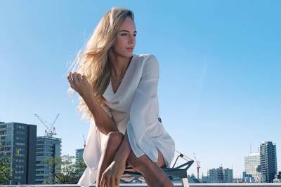 Дарья Белодед в бикини позволила себе расслабиться по возвращении с Олимпиады: "Королева пляжа"