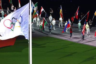 Садулаев вынес флаг ОКР на церемонии закрытия летней Олимпиады в Токио. ФОТО