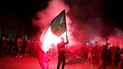 В Италии прошли многотысячные протесты против COVID-паспортов