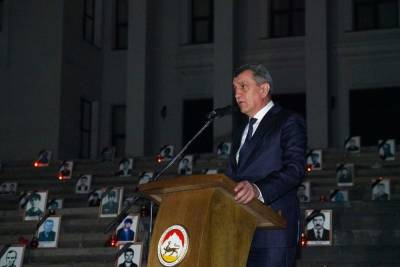 Глава РСО-Алания посетил Южную Осетию в годовщину событий 2008 года