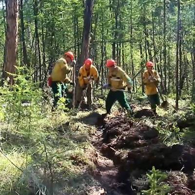 В Якутии начали эвакуировать жителей из-за лесного пожара