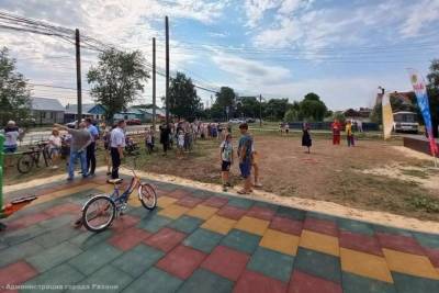 В День города в рязанском поселке Дягилево открыли детскую площадку