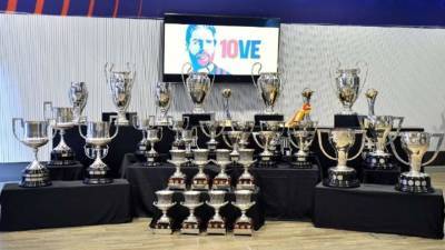 «Барселона» выставила все трофеи Месси на прощальной пресс-конференции