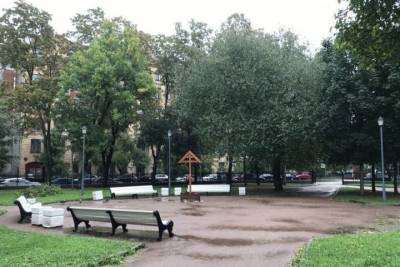 Полиция ищет сломавших крест в Матвеевском саду