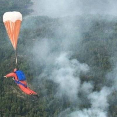 50 парашютистов-десантников прибыли в Якутию для помощи в тушении пожаров