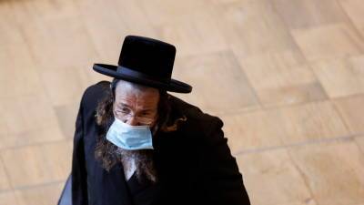 В Израиле вновь ввели обязательное ношение масок на улице