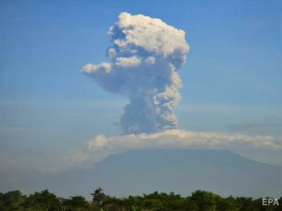 В Индонезии проснулся вулкан Мерапи. Видео