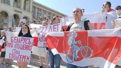 "Беларусь при Лукашенко стала концлагерем", - на Майдане Незалежности почтили память Шишова и выразили поддержку митингующим белорусам