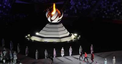 Эстафета передана Парижу: Олимпийские игры-2020 в Токио официально закрыты