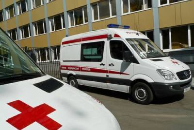 В Москве Kia влетела в КамАЗ: погибли 4 человека