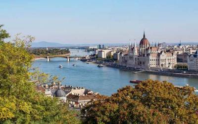 Венгрия разрешила для украинцев въезд без тестов