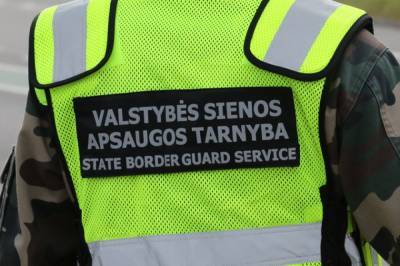 Полиция Литвы разыскивает семерых мигрантов, сбежавших из лагеря Руднинкай