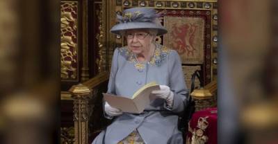 Придворный раскрыл, что запрещено подавать к обеду королевской семье Британии