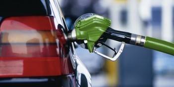 Средней зарплаты вологжанина хватит на покупку только 813 литров бензина