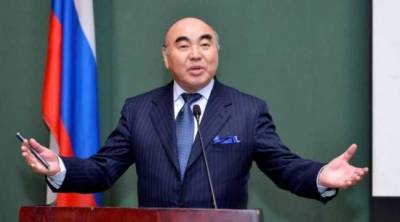 Дело «Кумтора»: бывший президент Киргизии Аскар Акаев улетел из Бишкека в Москву