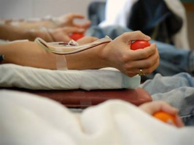 В ФМБА видят угрозу дефицита донорской крови в России на фоне прививочной кампании