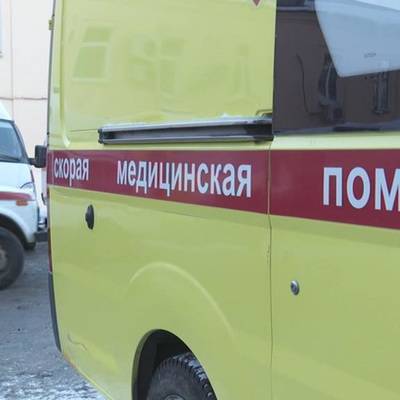 Рейсовый автобус опрокинулся на трассе в Саратовской области