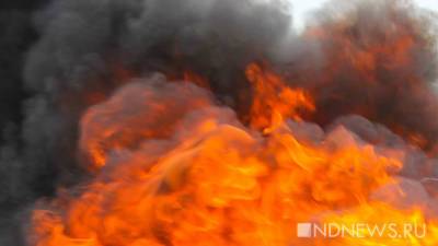 В Лабытнанги ночью горел деревянный дом, 4 человека погибли