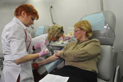 «Ъ»: из-за вакцинации в стране возник дефицит донорской крови