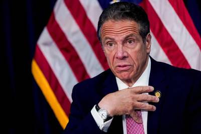 Губернатор Нью-Йорка начал терять сторонников после обвинений в домогательствах