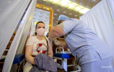 В Украине за сутки снизился темп вакцинации