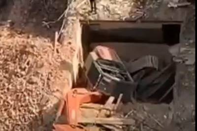 Необычное ДТП произошло в Иванове: под землю провалился экскаватор