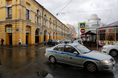 На Думской улице в Петербурге утренняя потасовка завершилась стрельбой